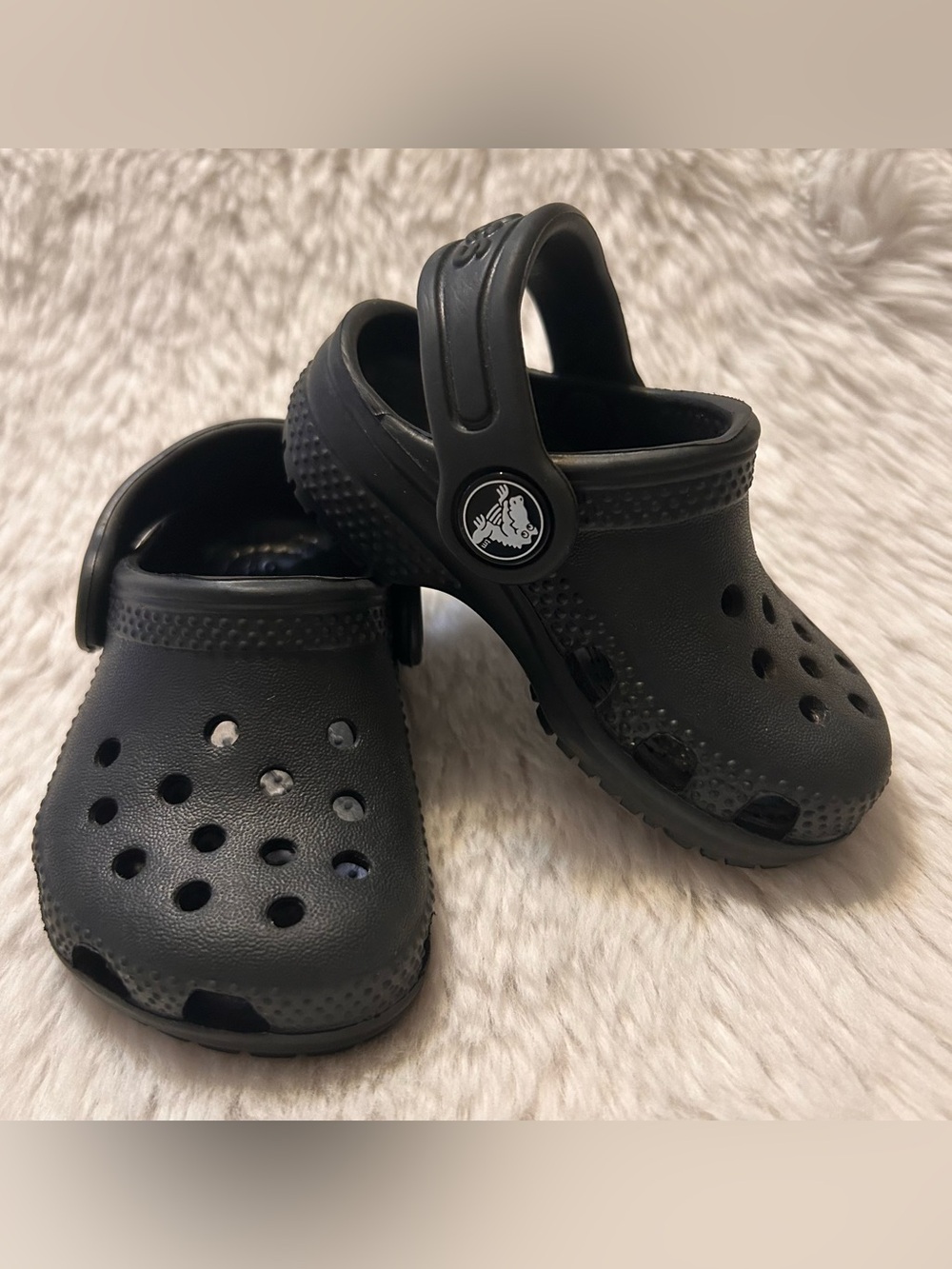 CROCS Size 5 Baby Toddler Black Sandals - Boys or Girls